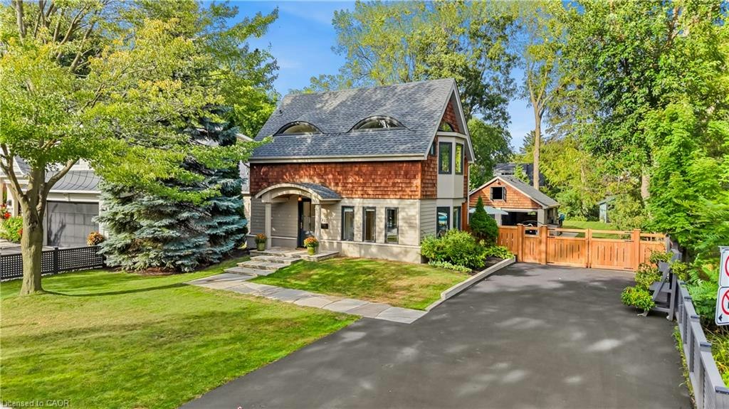 423 Smith Avenue, Burlington, ON, L7R 2T9