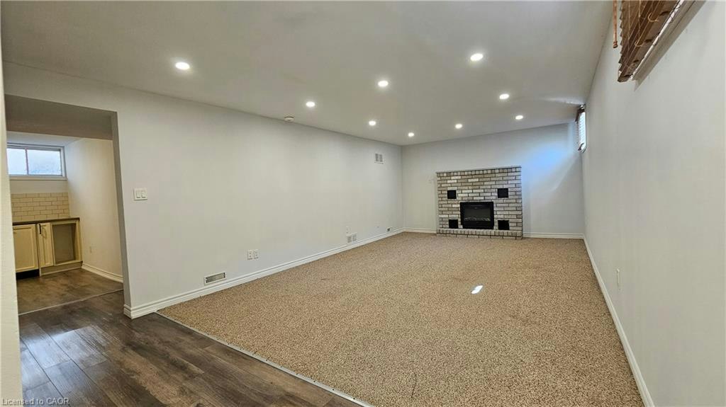 Lower-110 Abbot Drive, Hamilton, ON, L8V 4W2 3