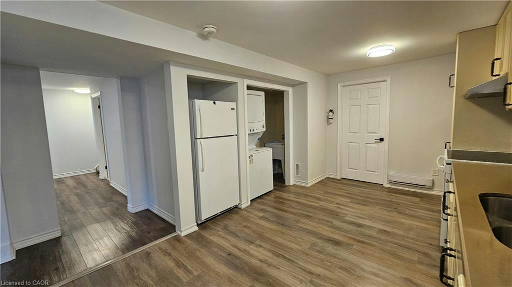 Lower-110 Abbot Drive, Hamilton, ON, L8V 4W2 5