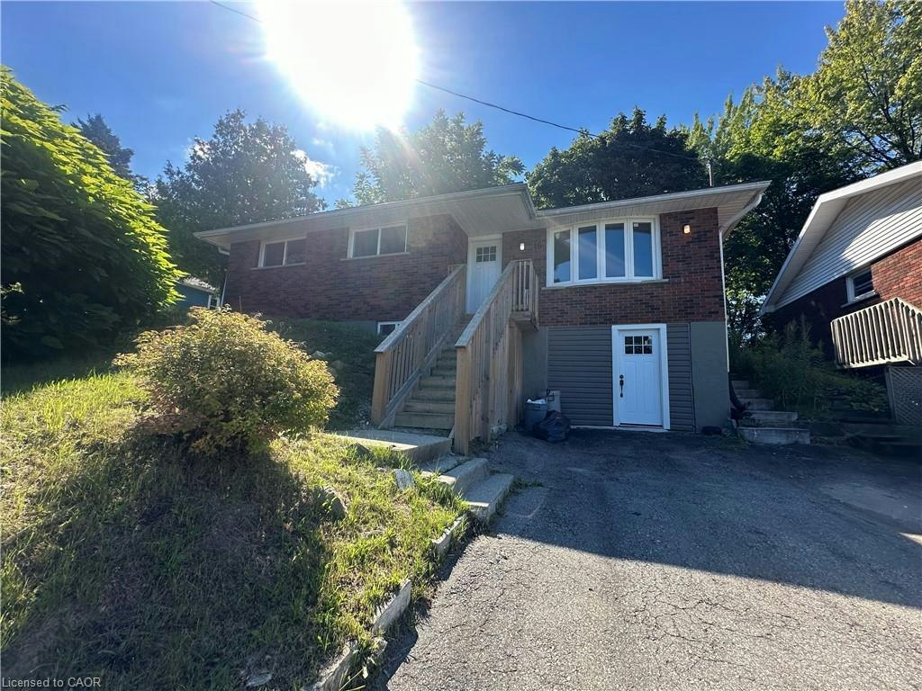 Upper-16 Poplar Street, Norfolk County, ON, N3Y 1B2