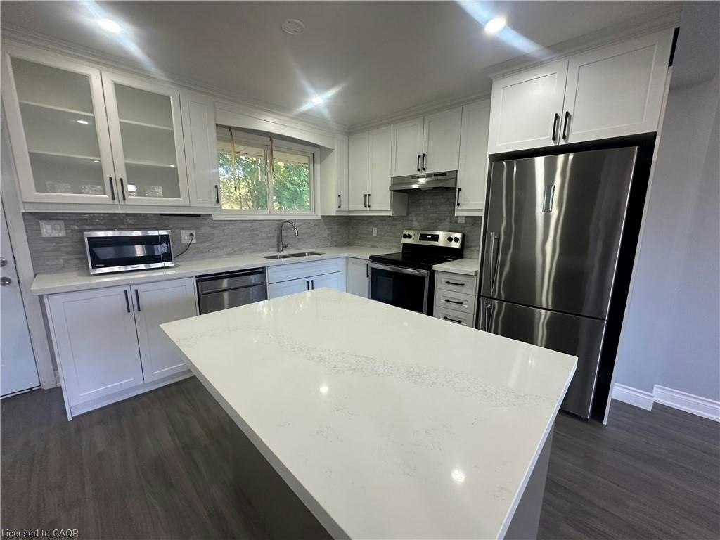 Upper-16 Poplar Street, Norfolk County, ON, N3Y 1B2 - 2