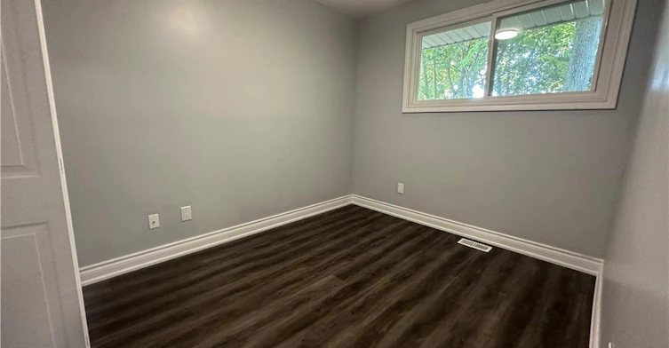 Upper-16 Poplar Street, Norfolk County, ON, N3Y 1B2 - 9