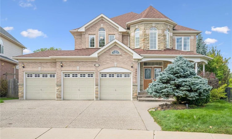 517 Topper Woods Crescent