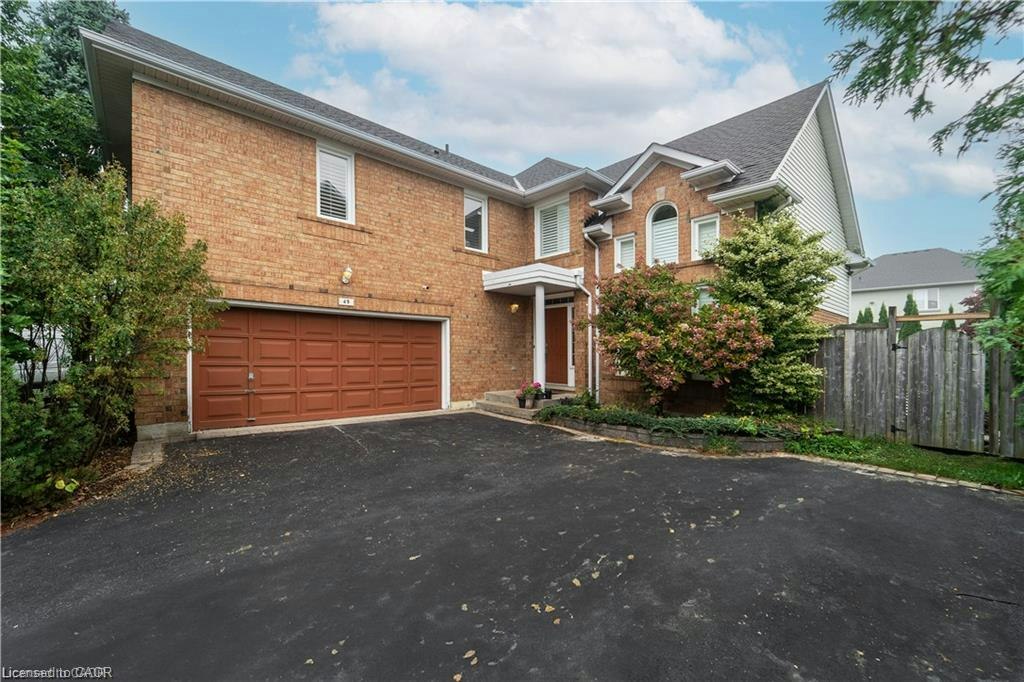 Lower-49 Meadowlands Boulevard, Hamilton, ON, L9K 1H8