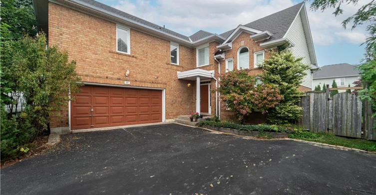 Lower-49 Meadowlands Boulevard, Hamilton, ON, L9K 1H8
