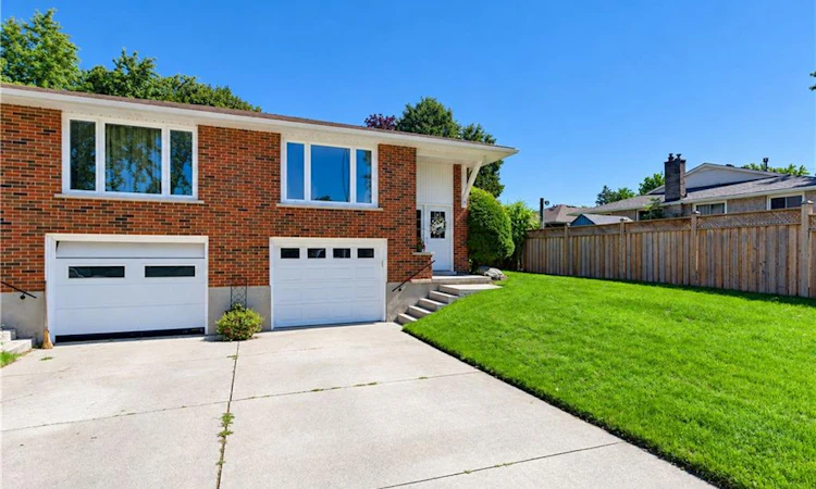 31 Grosbeak Road