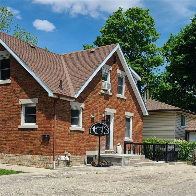 B-120 Elmwood Avenue, Cambridge, ON, N1R 4Y6