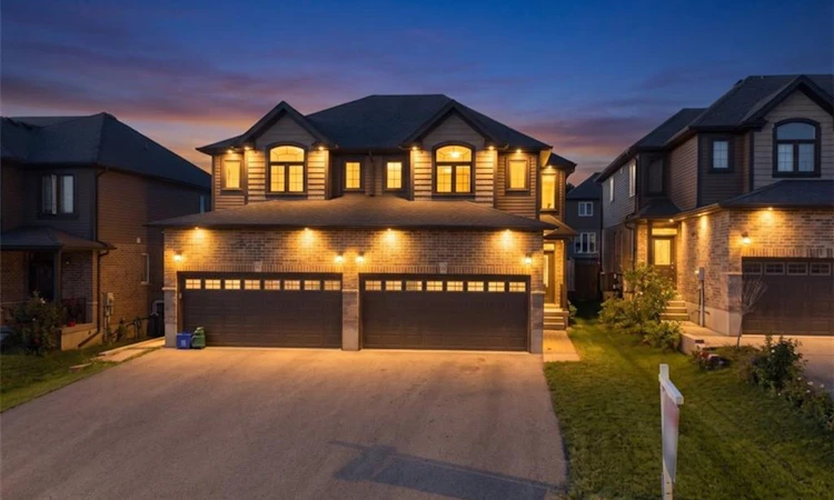 109 Links Crescent