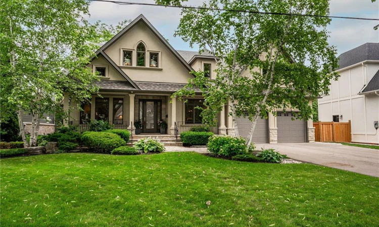 249 Lakeside Avenue