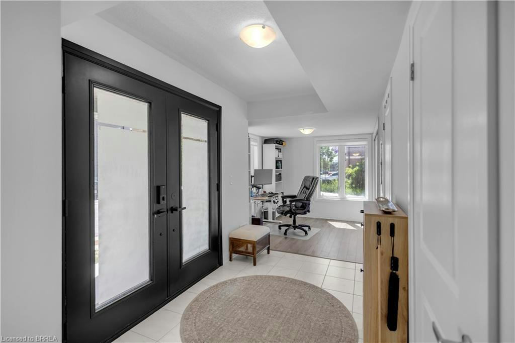 1118-585 Colborne Street, Brantford, ON, N3S 3M7 - 9