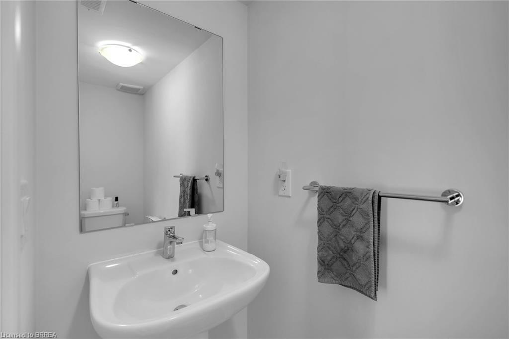 1118-585 Colborne Street, Brantford, ON, N3S 3M7 - 11