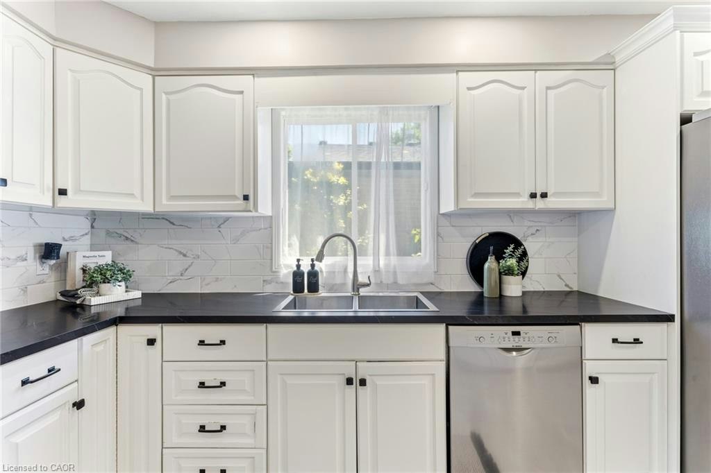4512 Cedarbrook Lane, Lincoln, ON, L3J 0B2 - 11