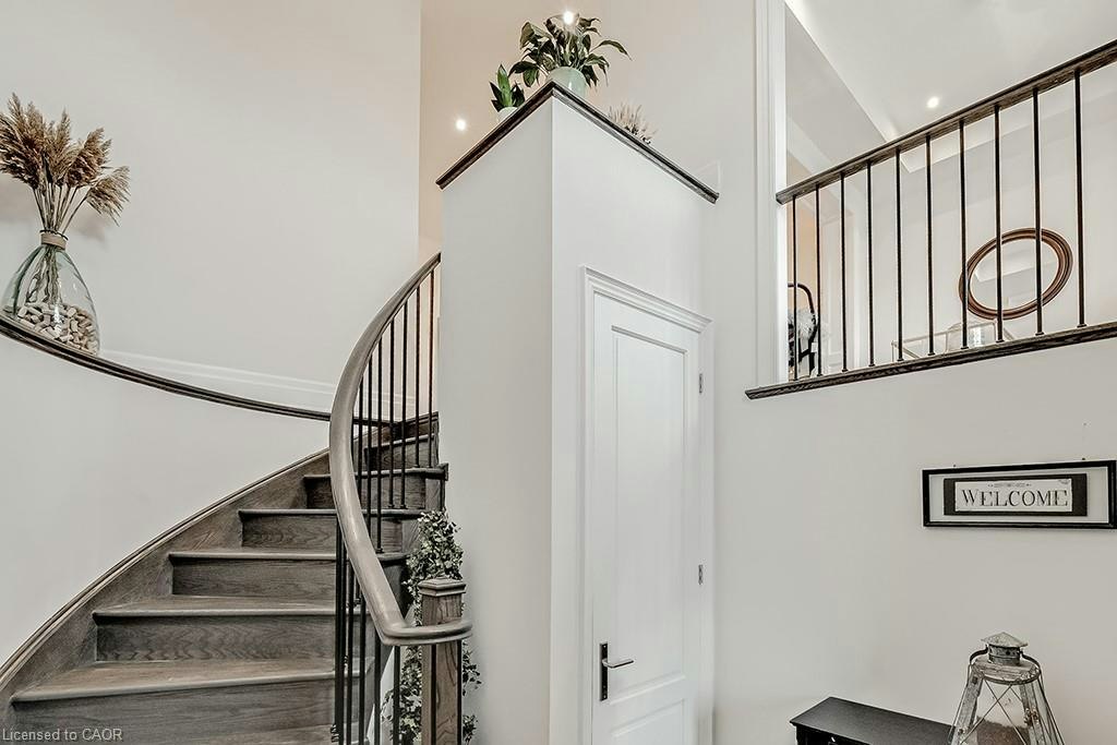 210 Dorval Drive, Oakville, ON, L6K 0G5 - 3