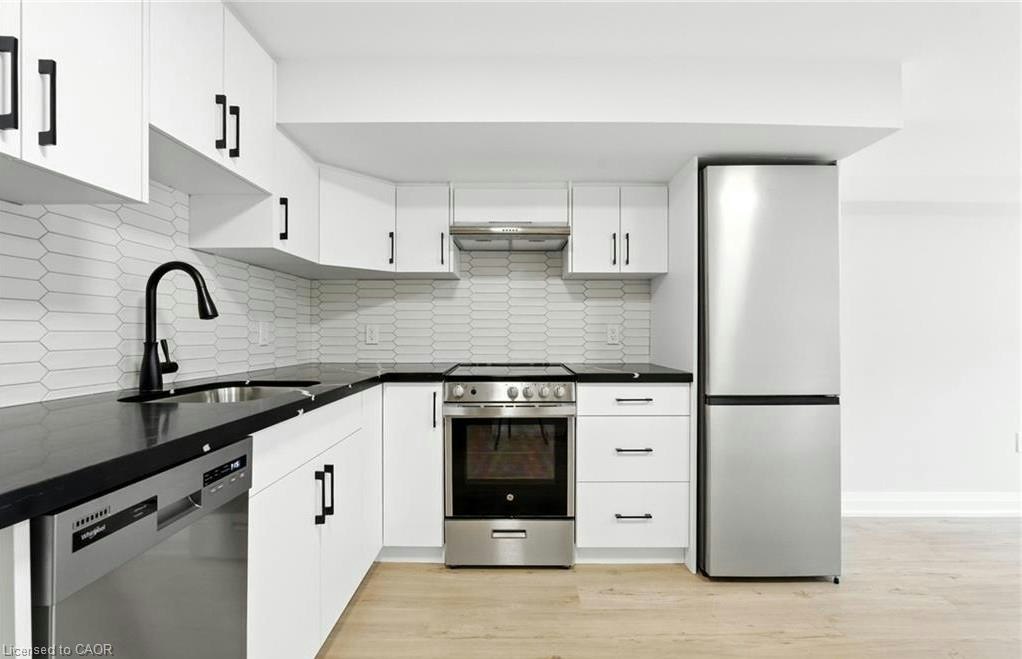 C-929 Upper Ottawa Street, Hamilton, ON, L8T 3V6