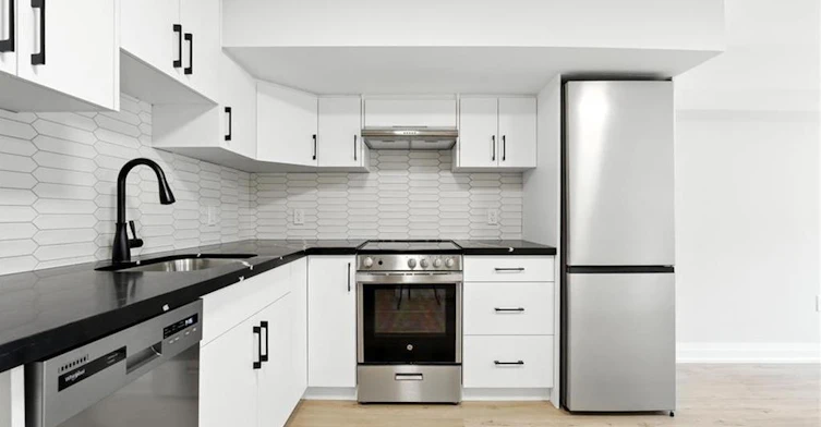 C-929 Upper Ottawa Street, Hamilton, ON, L8T 3V6