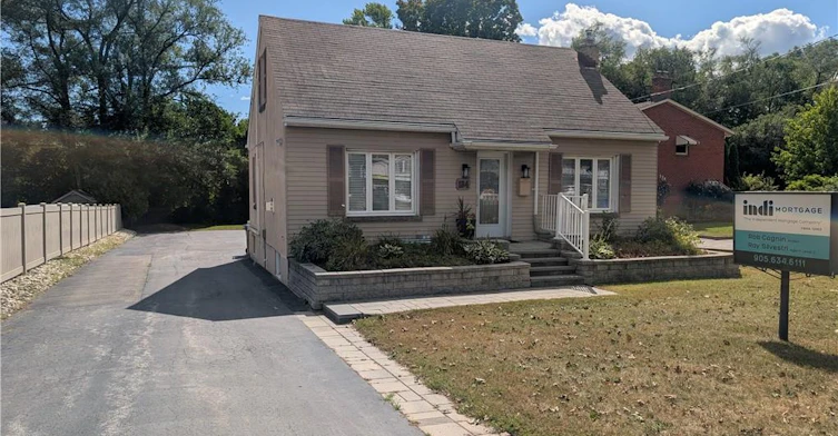 184 Plains Road E, Burlington, ON, L7T 2C3