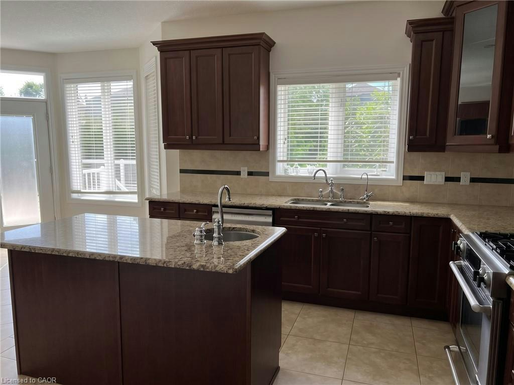 72 Blossomfield Crescent, Cambridge, ON, N1S 0A5 - 9