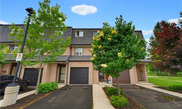 4-138 Blackhorne Drive