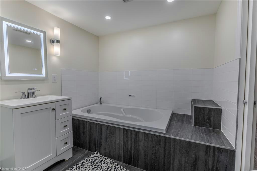 25-120 Vineberg Drive, Hamilton, ON, L8W 0B5 - 29