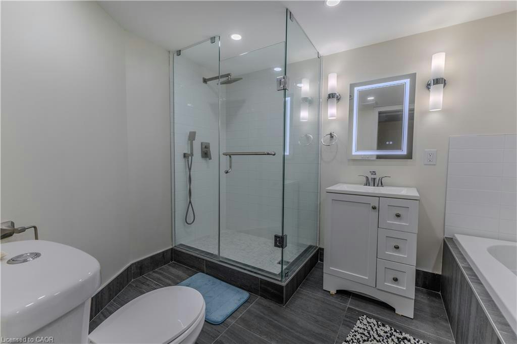 25-120 Vineberg Drive, Hamilton, ON, L8W 0B5 - 30