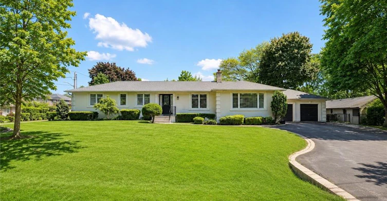 281 Pinehurst Drive, Oakville, ON, L6J 4X2