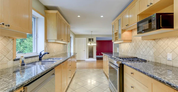 281 Pinehurst Drive, Oakville, ON, L6J 4X2 - 13