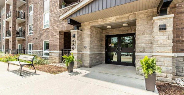 304-456 Lorne Avenue, Stratford, ON, N5A 6S4 - 4