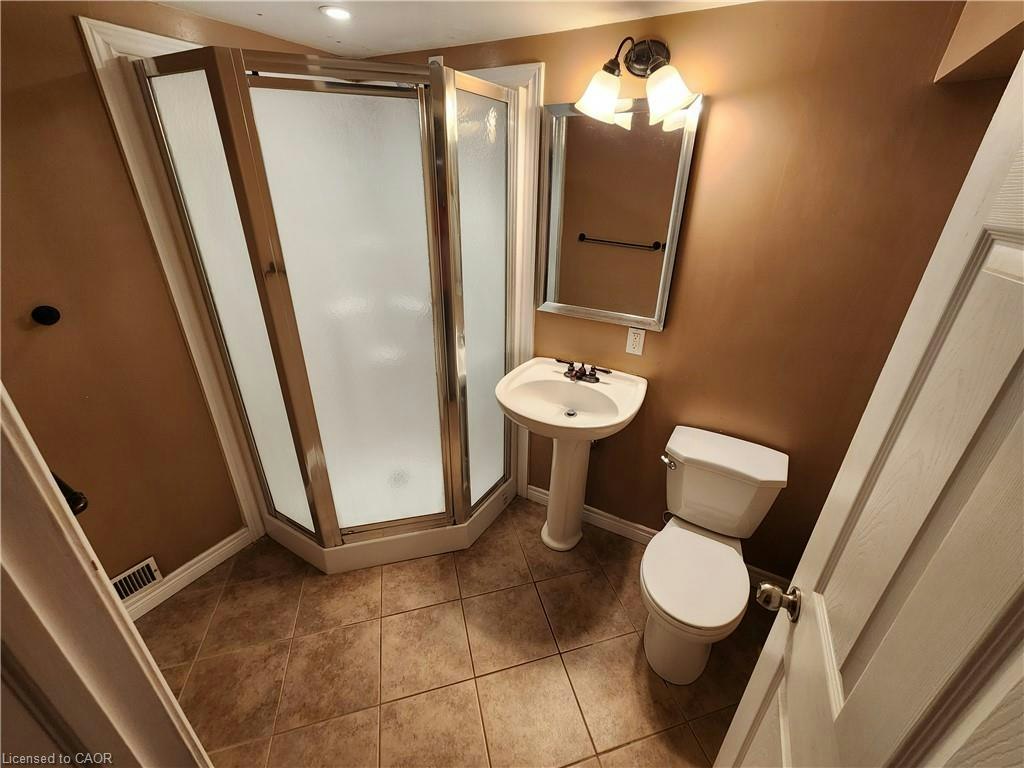 364 Lakeview Drive, Waterloo, ON, N2L 4Z6 - 26