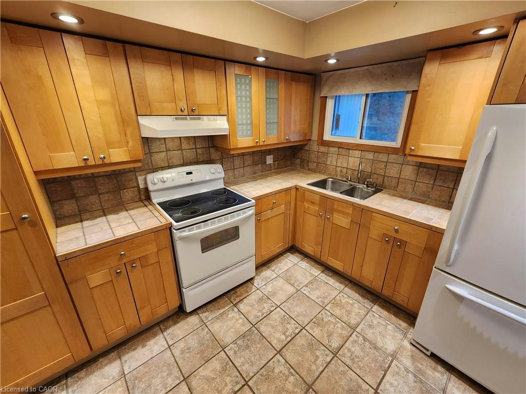 364 Lakeview Drive, Waterloo, ON, N2L 4Z6 - 14