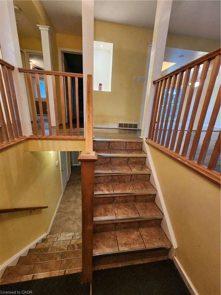 364 Lakeview Drive, Waterloo, ON, N2L 4Z6 - 9