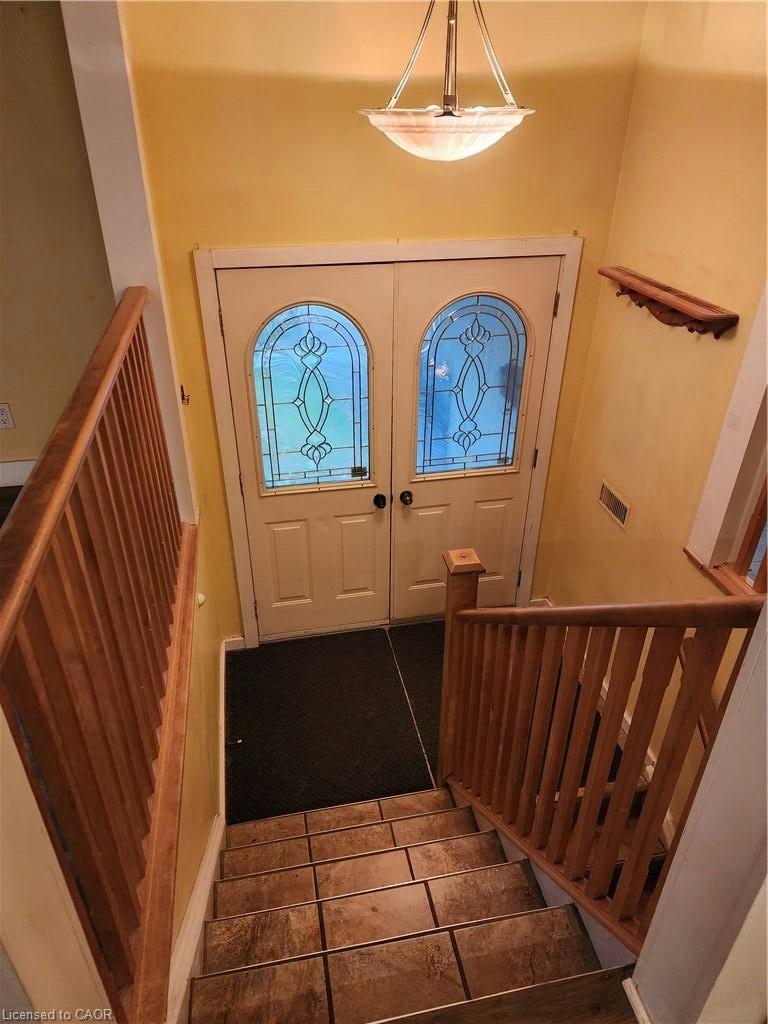 364 Lakeview Drive, Waterloo, ON, N2L 4Z6 - 8