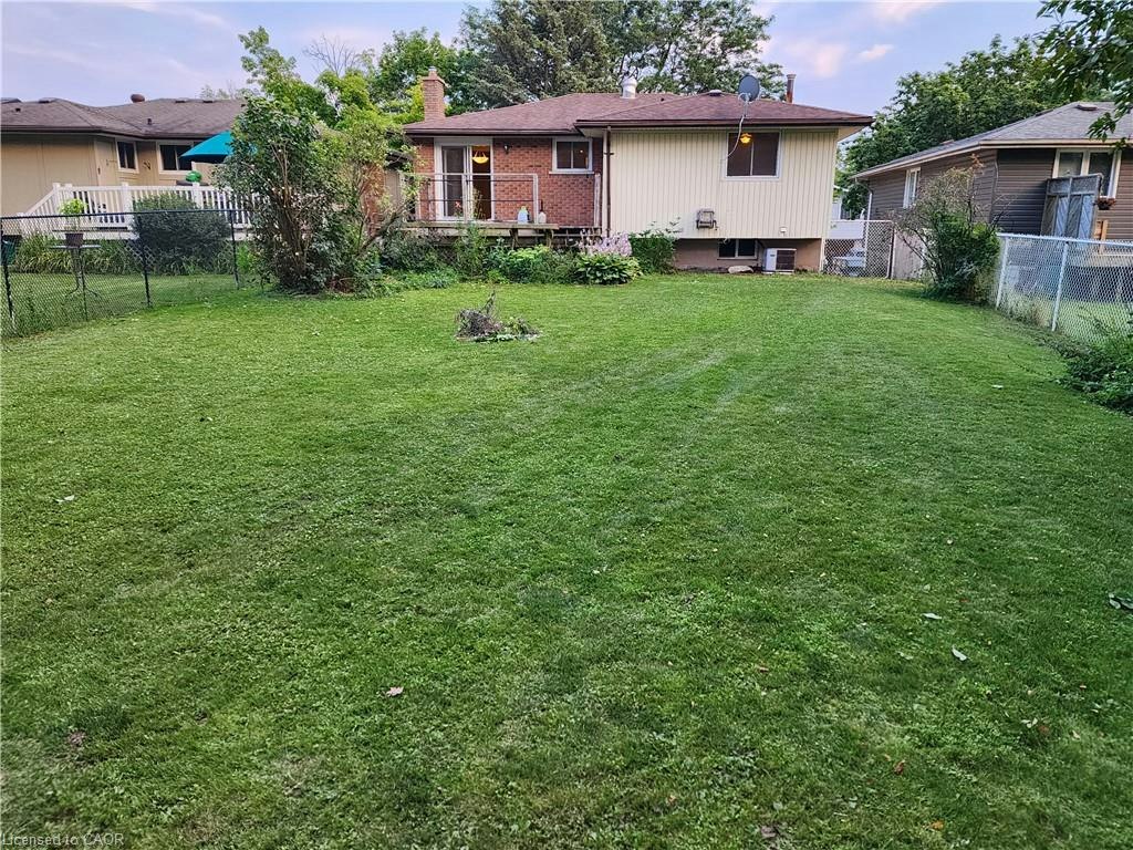 364 Lakeview Drive, Waterloo, ON, N2L 4Z6 - 3
