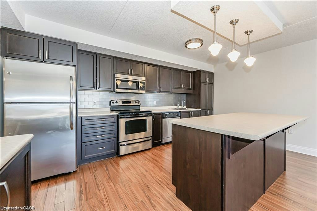 711-776 Laurelwood Drive, Waterloo, ON, N2V 0A8 - 3