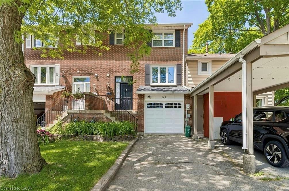 32 Lansing Square, Brampton, ON, L6Z 1E6