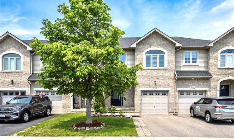 2092 English Crescent