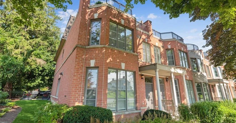 TH1-442 Maple Avenue, Burlington, ON, L7S 2L7