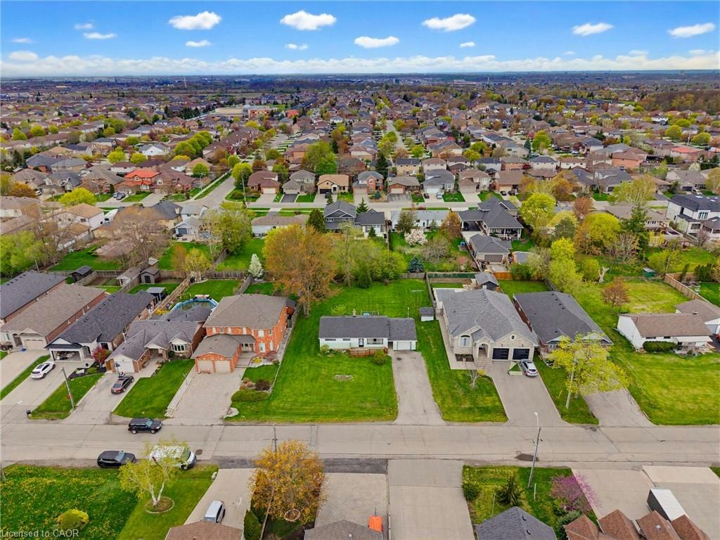 29 Leckie Avenue, Hamilton, ON, L8J 2S7