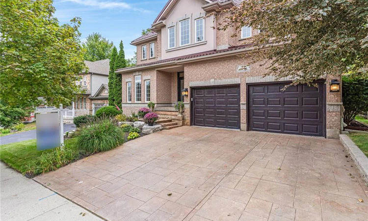 27 Autumn Ridge Trail