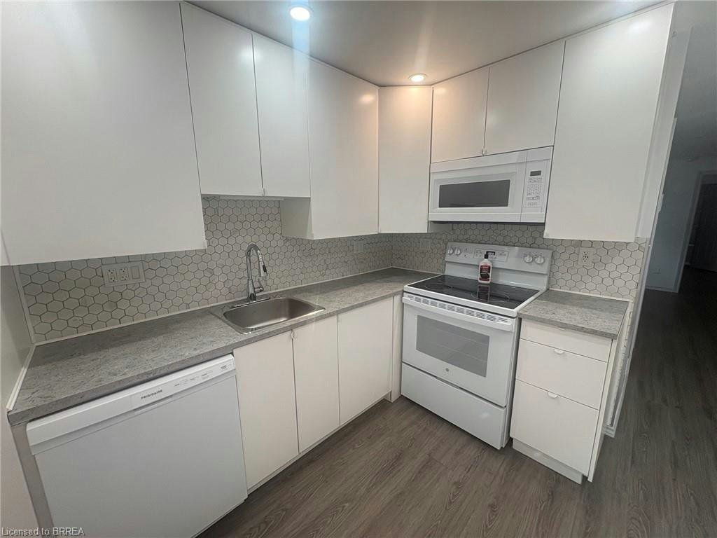 2 at Rear-130 Eagle Avenue, Brantford, ON, N3S 1Z5 - 9