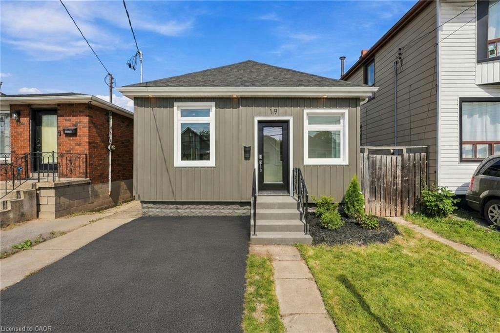 19 Vansitmart Avenue, Hamilton, ON, L8H 3A2