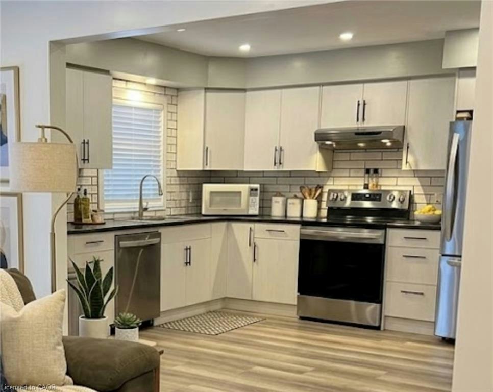 27 Winslow Drive, Kitchener, ON, N2M 3C9 - 4