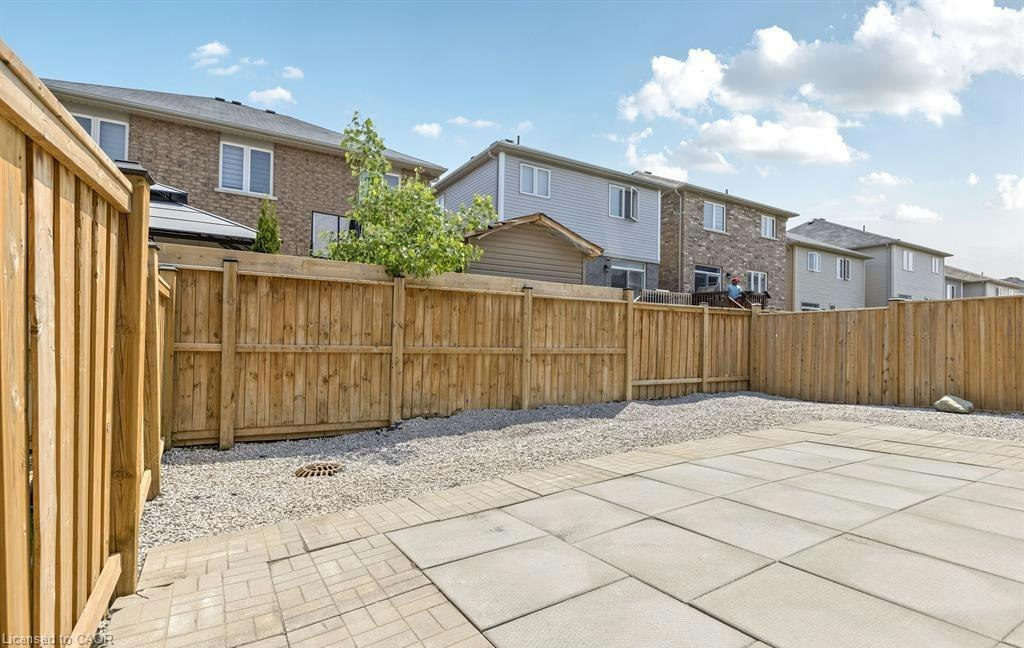 25 Munro Circle, Brantford, ON, N3T 0R1 - 3