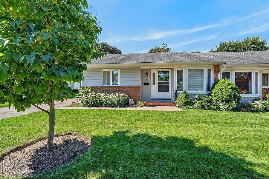 8-4 Rossmore Avenue, Grimsby, ON, L3M 3E3