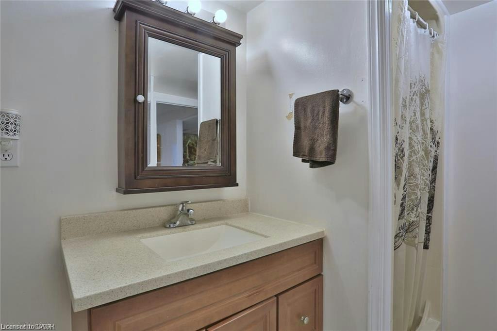 A & B-41 Greenock Drive, Kitchener, ON, N2E 2J9 - 28