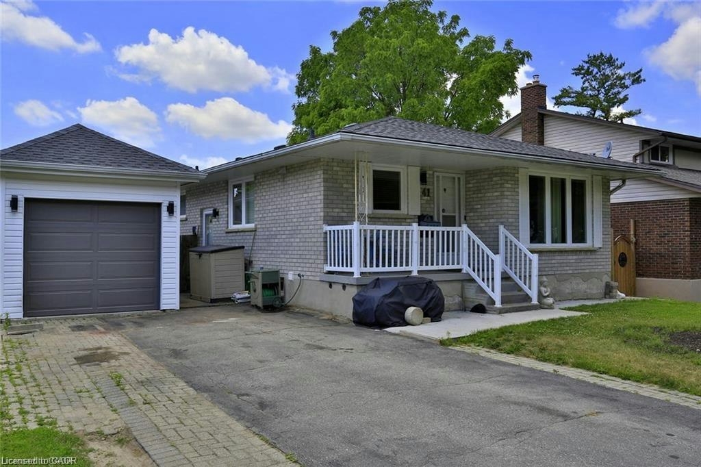 A & B-41 Greenock Drive, Kitchener, ON, N2E 2J9 - 2