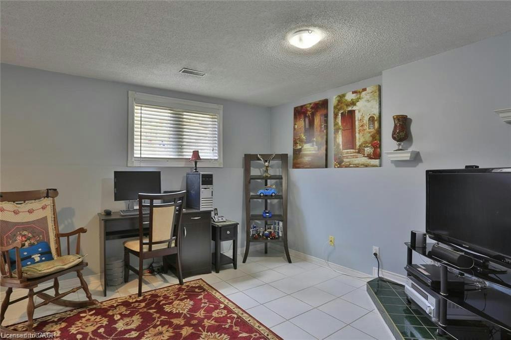 A & B-41 Greenock Drive, Kitchener, ON, N2E 2J9 - 20