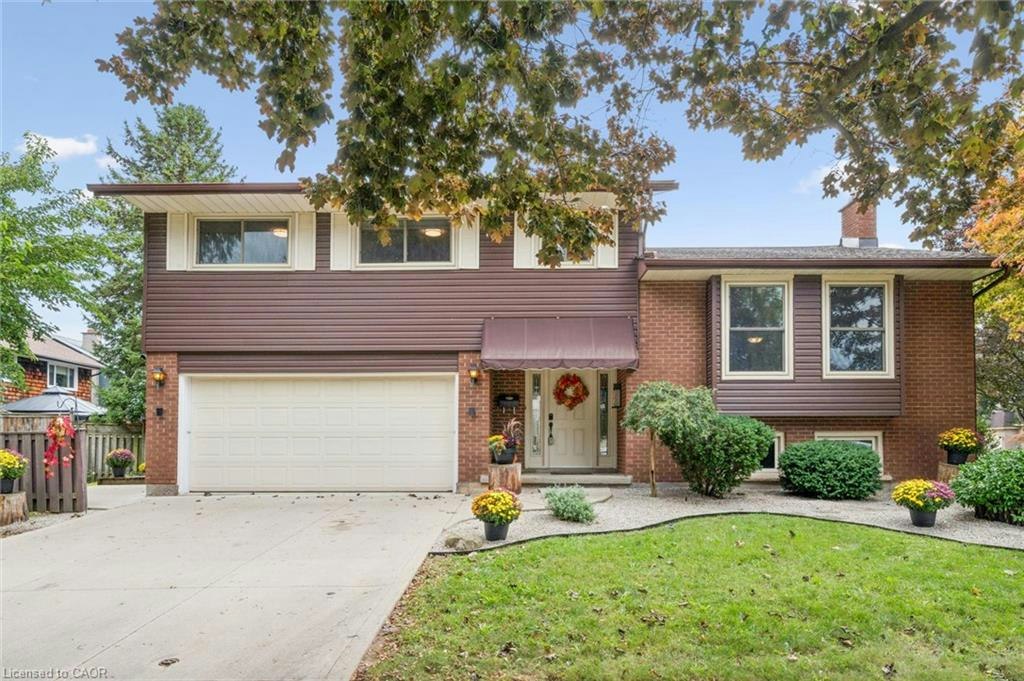 21 Colebrook Court, Kitchener, ON, N2E 1Y8