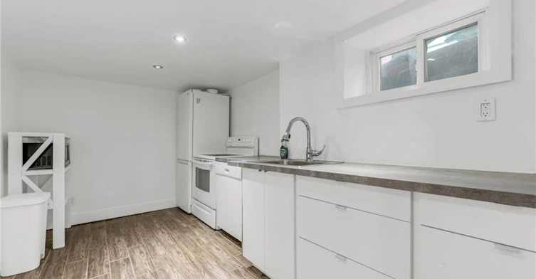 LOWER-116 Spadina Avenue, Hamilton, ON, L8M 2X3 - 8