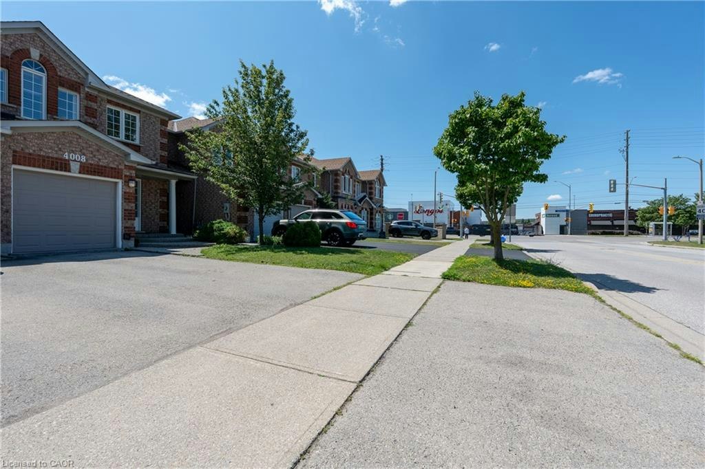 4008 Berton Avenue, Burlington, ON, L7M 4M6 - 2