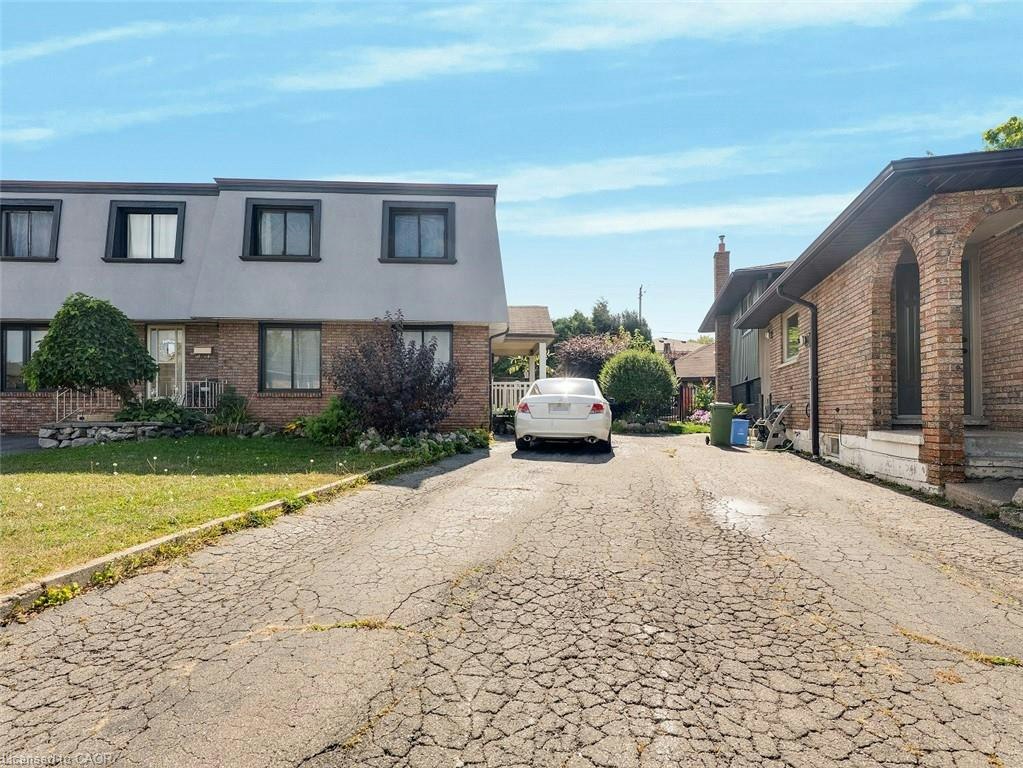 40 Yeoville Court, Hamilton, ON, L9C 5W3